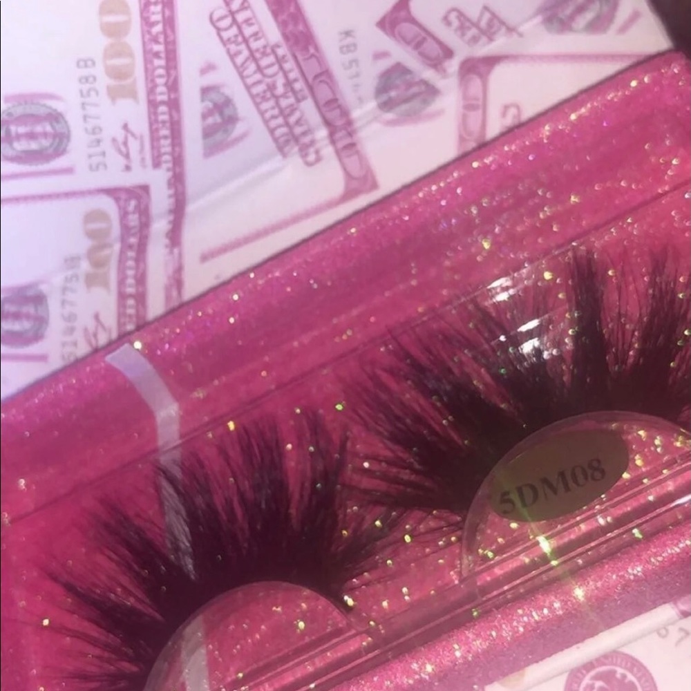 LASH - Picture 3 of 3